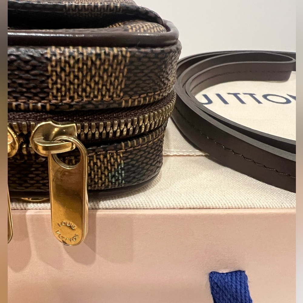 Louis Vuitton Etui Okapi Camera Case Damier PM. - Picture 2 of 11